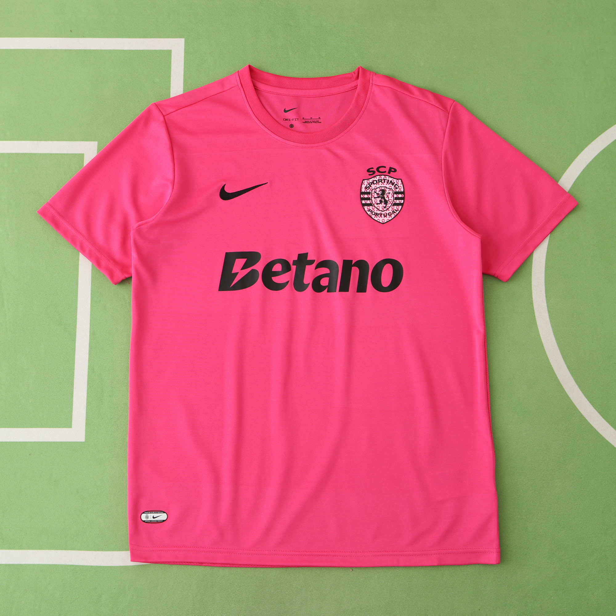 Sporting Lisboa 'Neon Pink'