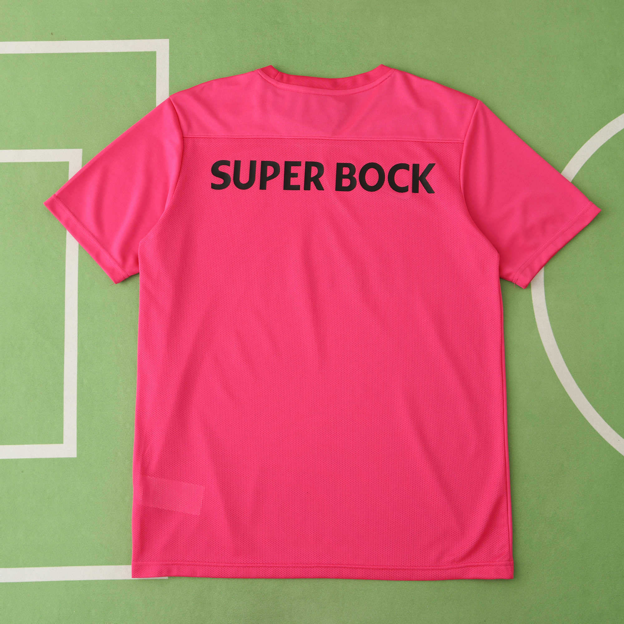 Sporting Lisboa 'Neon Pink'